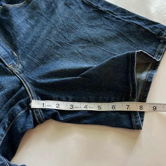 Levi’s Classic Shorts Mid Rise Size 29 - Picture 7 of 16